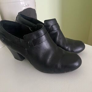 Women’s Clark’s Leather 3” heeled Shoe/ Boot